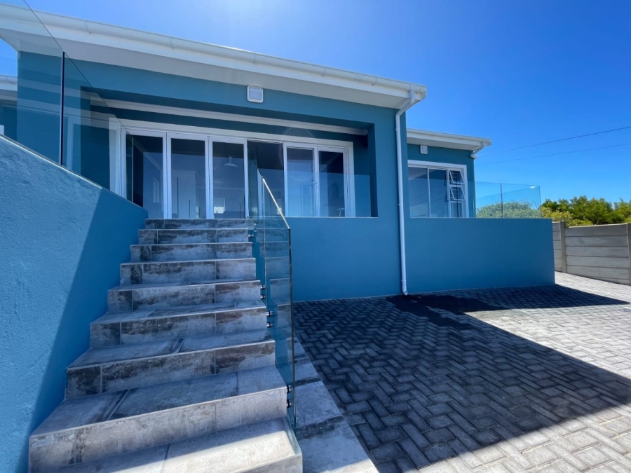 5 Bedroom Property for Sale in Dana Bay Western Cape